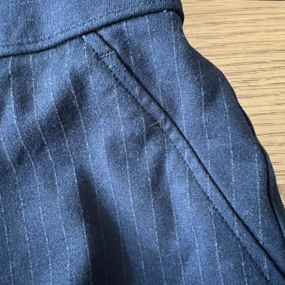 Spanx Womens Smoothing Perfect Wide Leg Pants Navy White Pin Stripe Size 1X - Picture 3 of 6